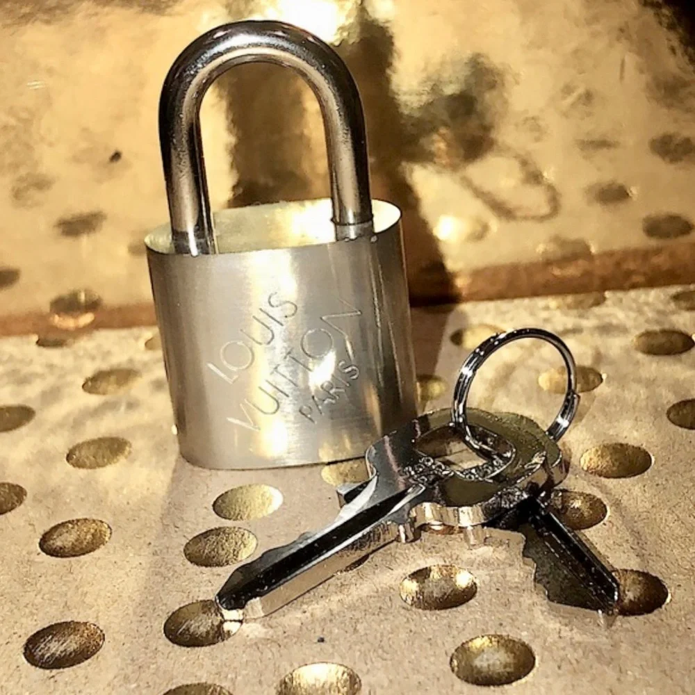 LOUIS VUITTON NIB Silver Lock 2-Key Brushed Palladium Made In France RARE #321